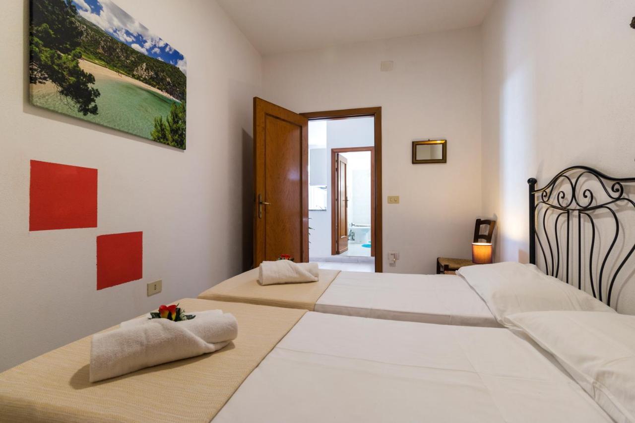 Suite Apartment La Punta Cala Gonone Eksteriør billede