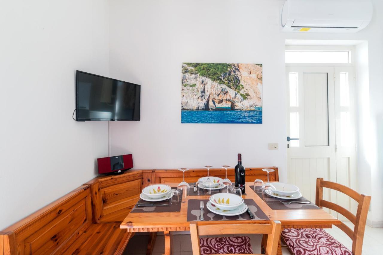 Suite Apartment La Punta Cala Gonone Eksteriør billede