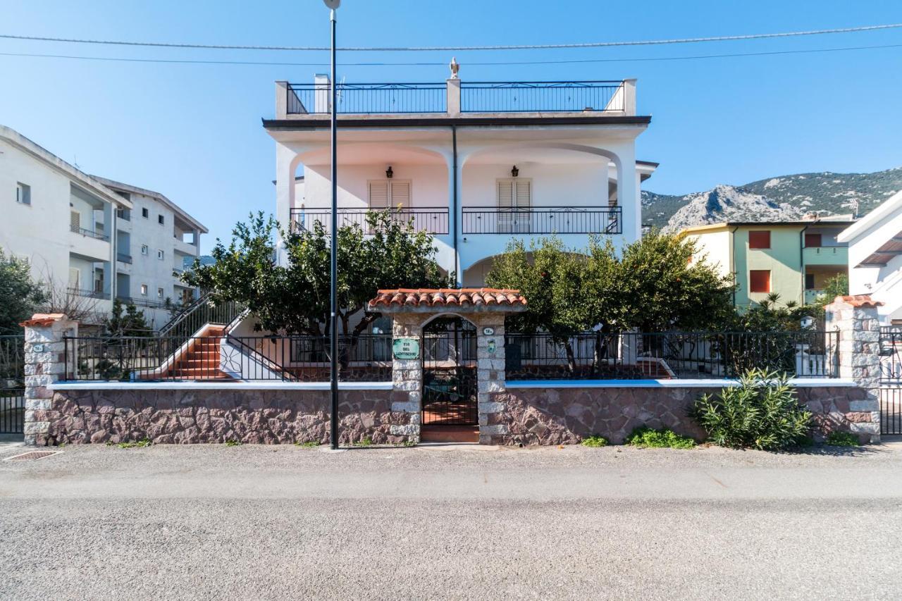 Suite Apartment La Punta Cala Gonone Eksteriør billede